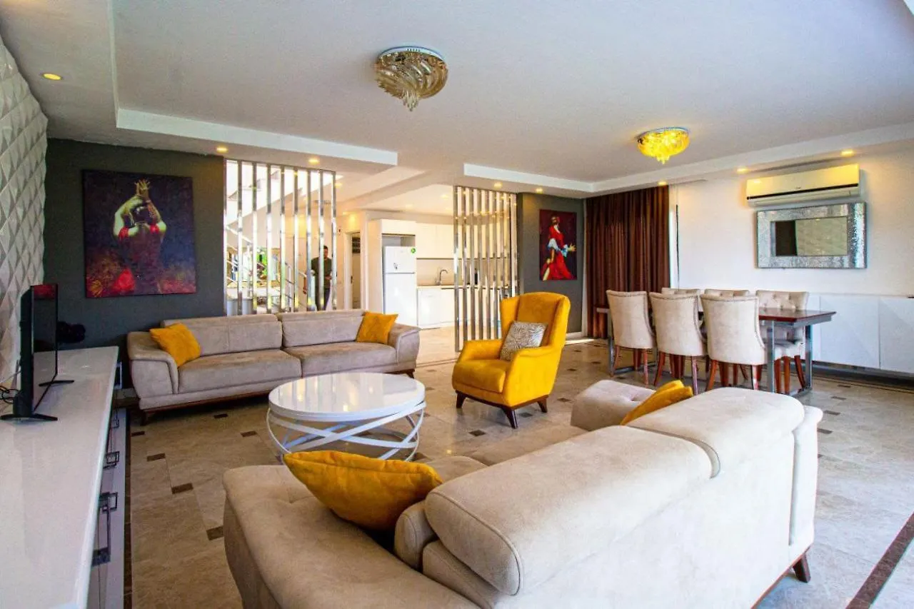 Oezel Bahceli Villa Kusadasi