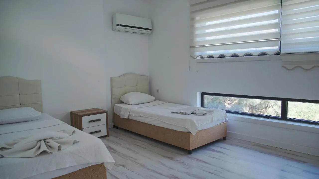 Oezel Bahceli Villa Kusadası